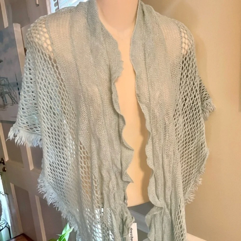 NWT Dressbarn Light Blue Knit Shawl